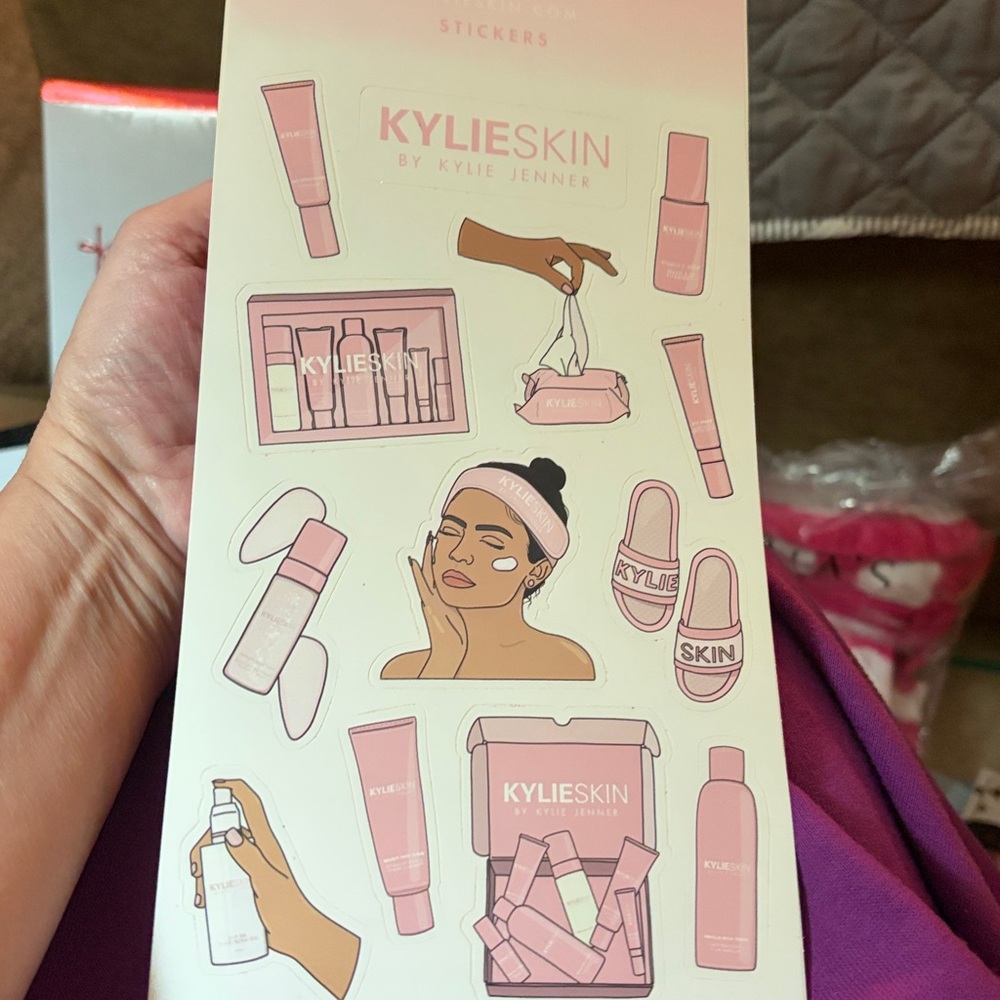 Kylie Cosmetics Makeup Collection 5 items all NEW - Picture 13 of 16